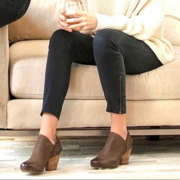 EUC - Dansko Marcia Ankle Boot - Size 41 - Teak Brown Burnished - Picture 2 of 8